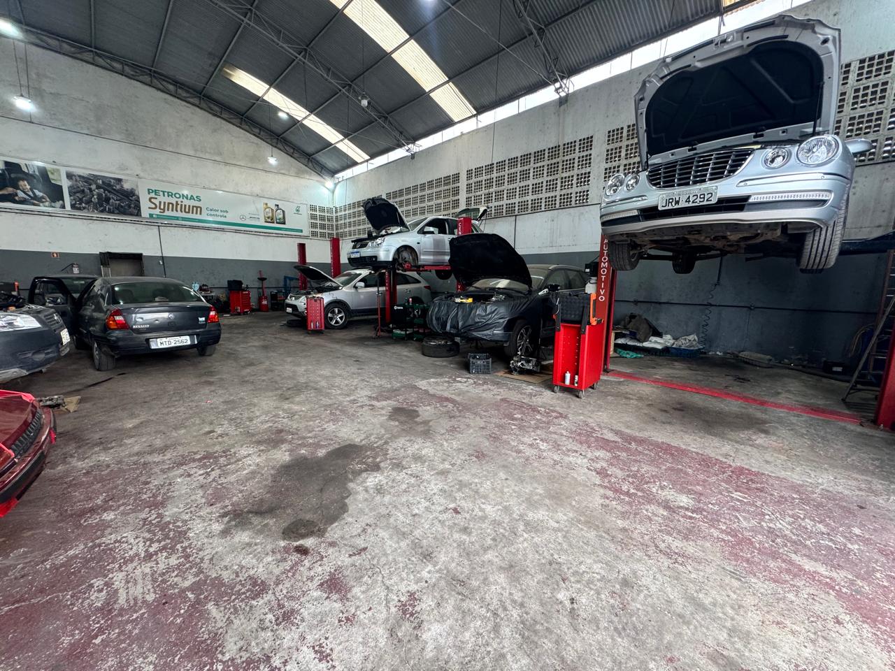 Área de serviço interna da WS Centro Automotivo